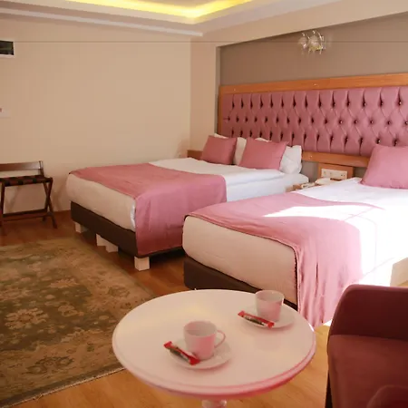 Weingart Black Pearl Hotel 3*