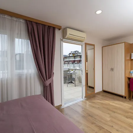 Weingart Black Pearl Hotel 3*