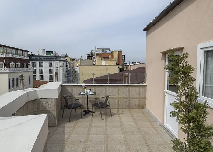 Black Pearl Hotell 3*